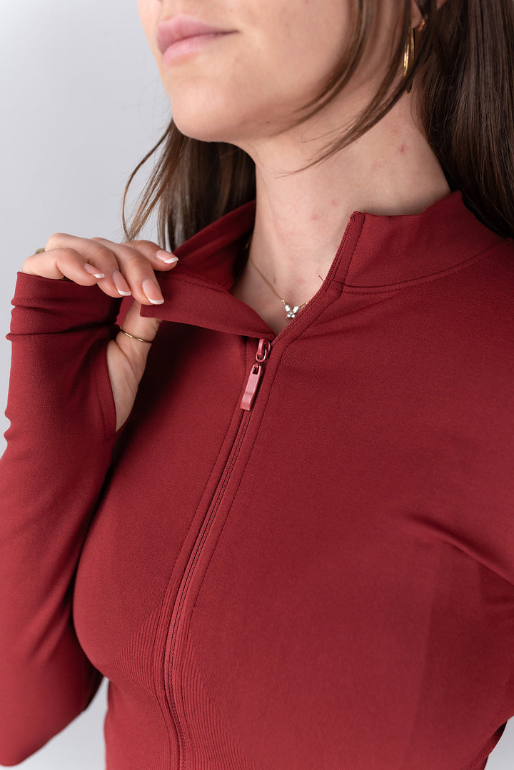 Swy Brand Statement Long Slevee v rdeči barvi, detajl zadrge