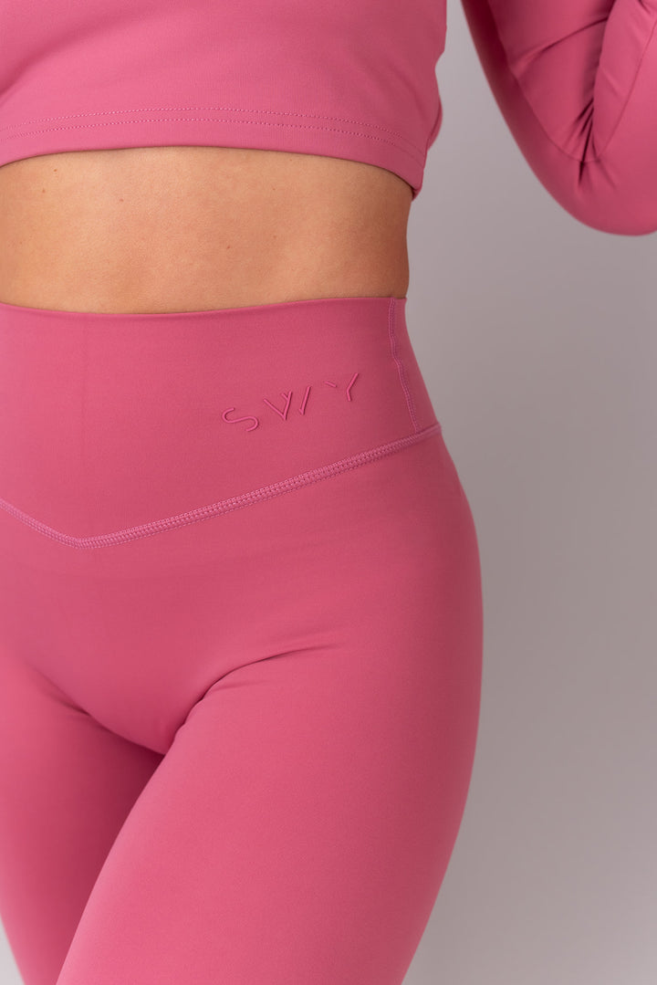 Sleek Classic Tajice