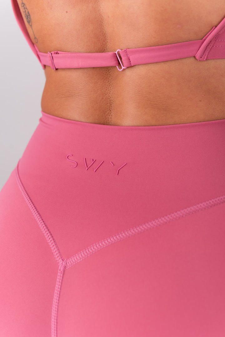 Sleek Classic Tajice