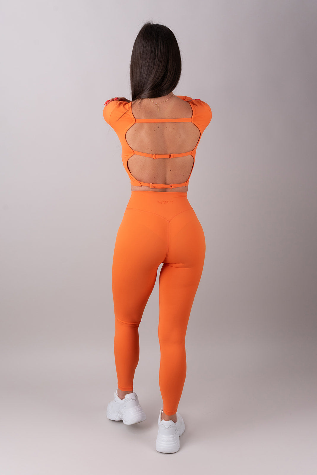 Sleek majica s otvorenim leđima