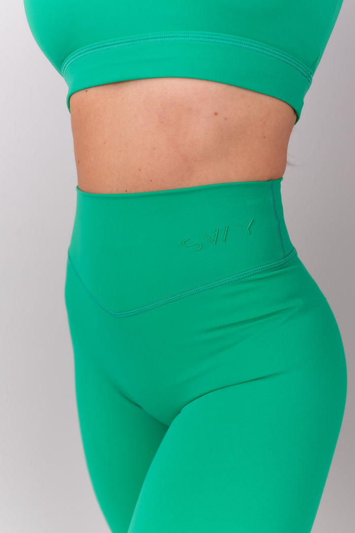 Sleek Classic Tajice