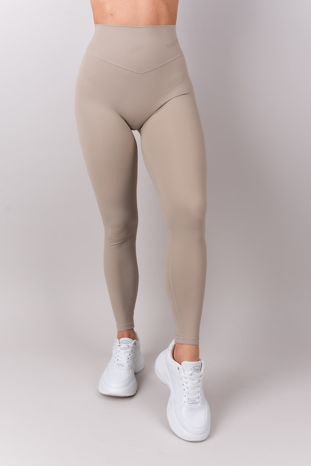 Sleek Classic Tajice