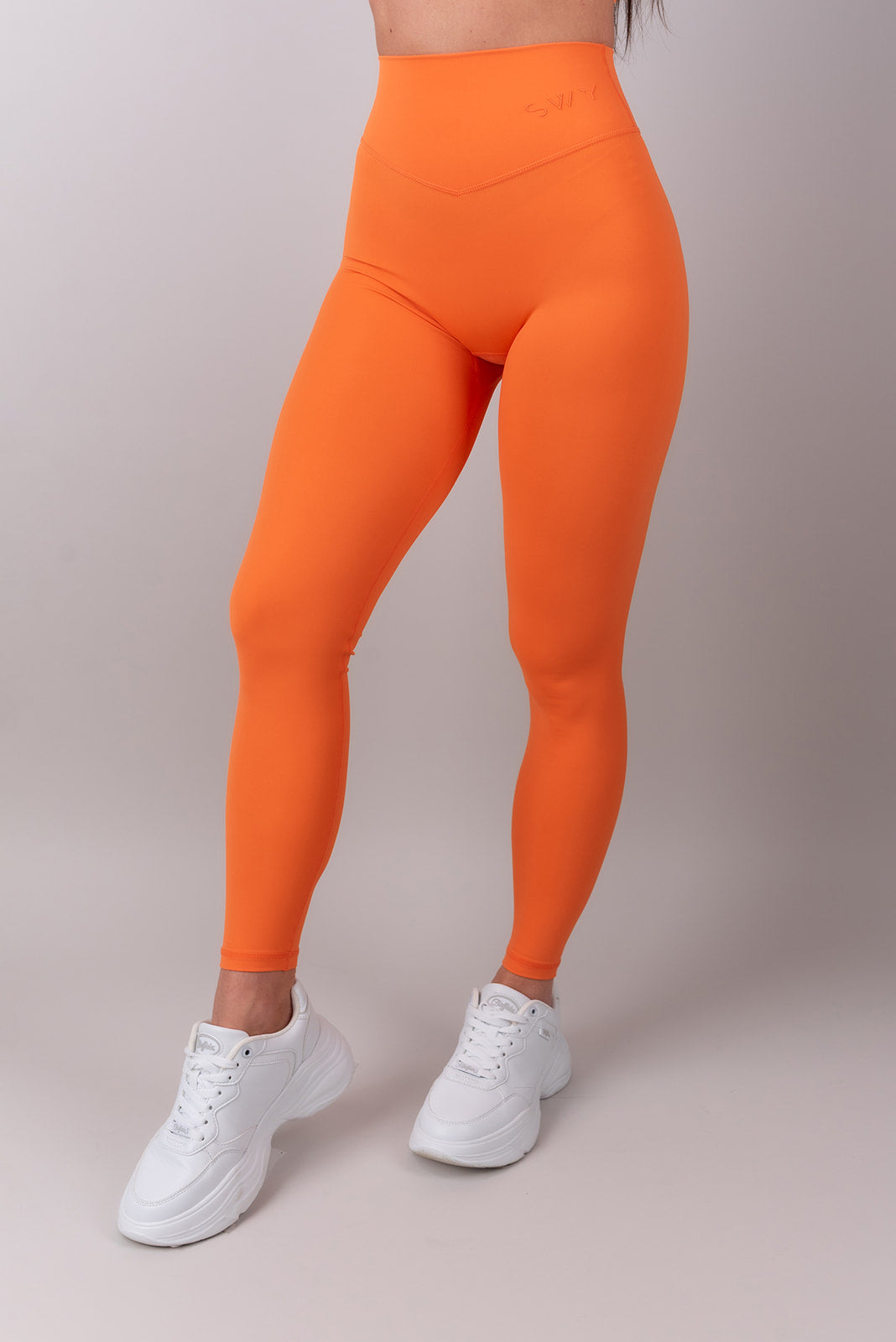 Sleek Classic Tajice