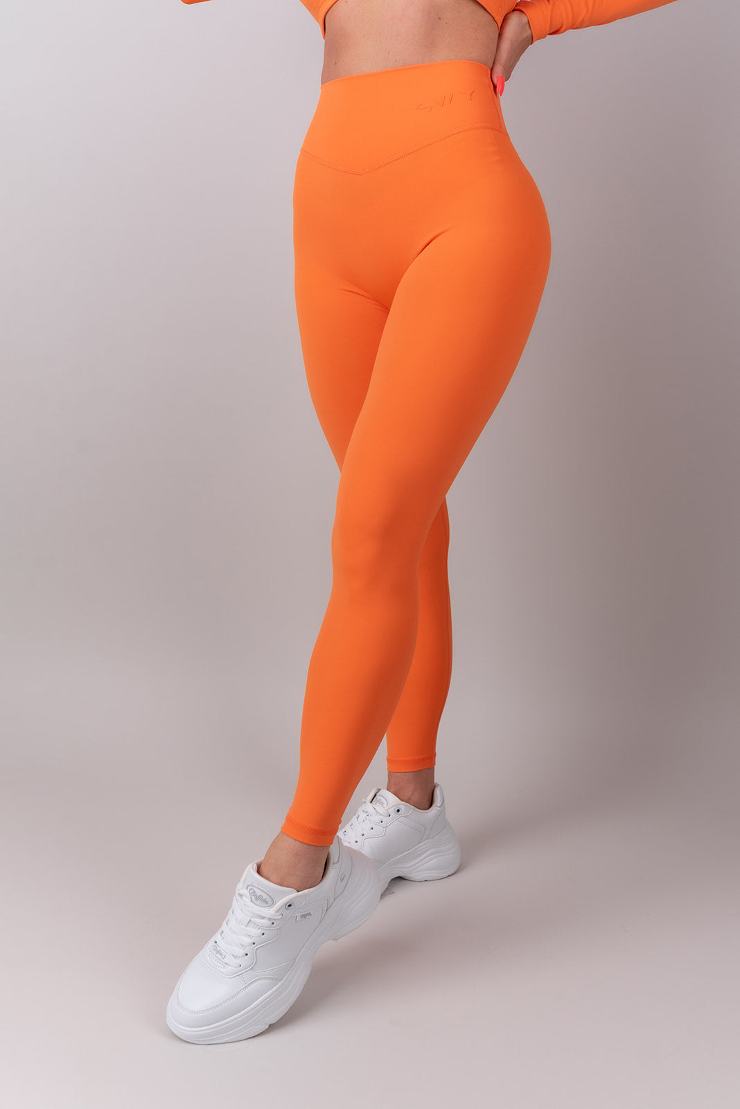 Sleek Classic Tajice