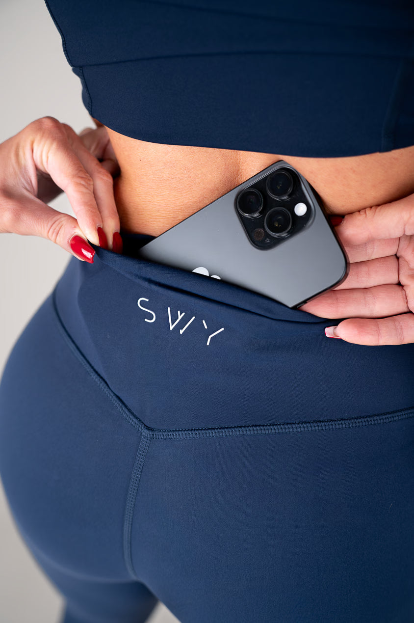 Softlux 3/4 Leggings, navy pocket detail