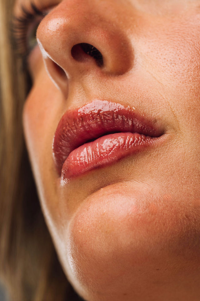 balzam Za Usne Essential