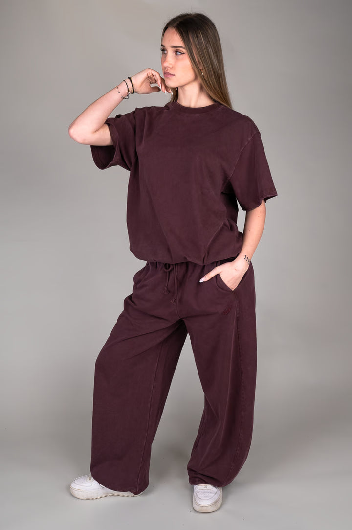 Washed red T-Shirt with pants front view