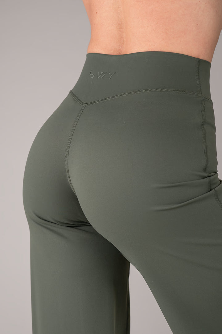 SoftLux Wide Bottoms